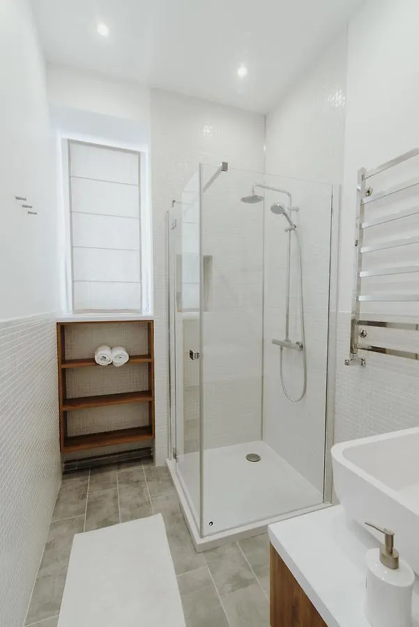 Apartment On Lesi Ukrainky Lviv